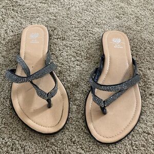 Elegant Black Sandals with Rhinestone Detailing